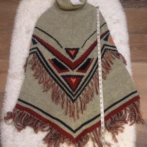 🎈SOLD. Shiraleah chicago poncho sweater - Picture 7 of 8
